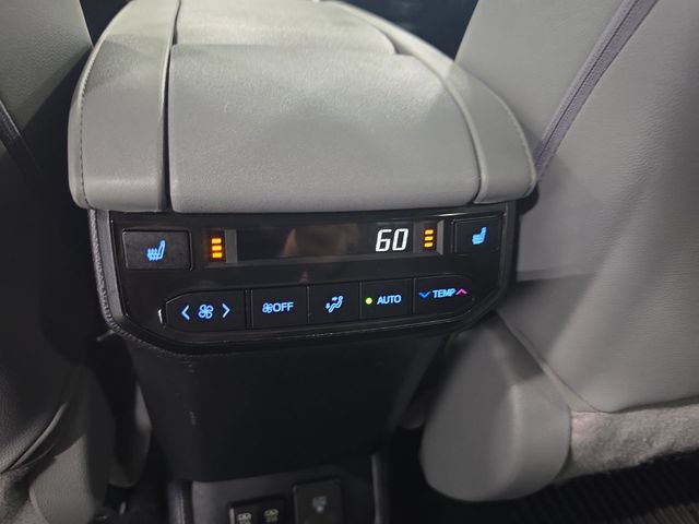Used 2020 Toyota Highlander Platinum AWD/4WD image 27