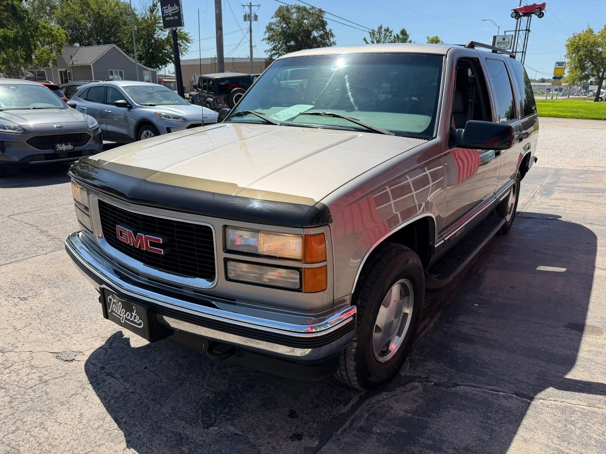 Used 1999 GMC Yukon 4WD 4-Door w/ Marketing Opt Pkg 5 image 4