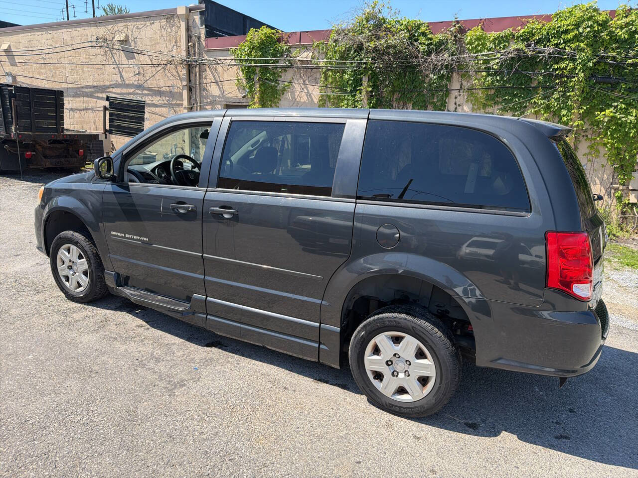 Used 2012 Dodge Grand Caravan SE FWD image 8