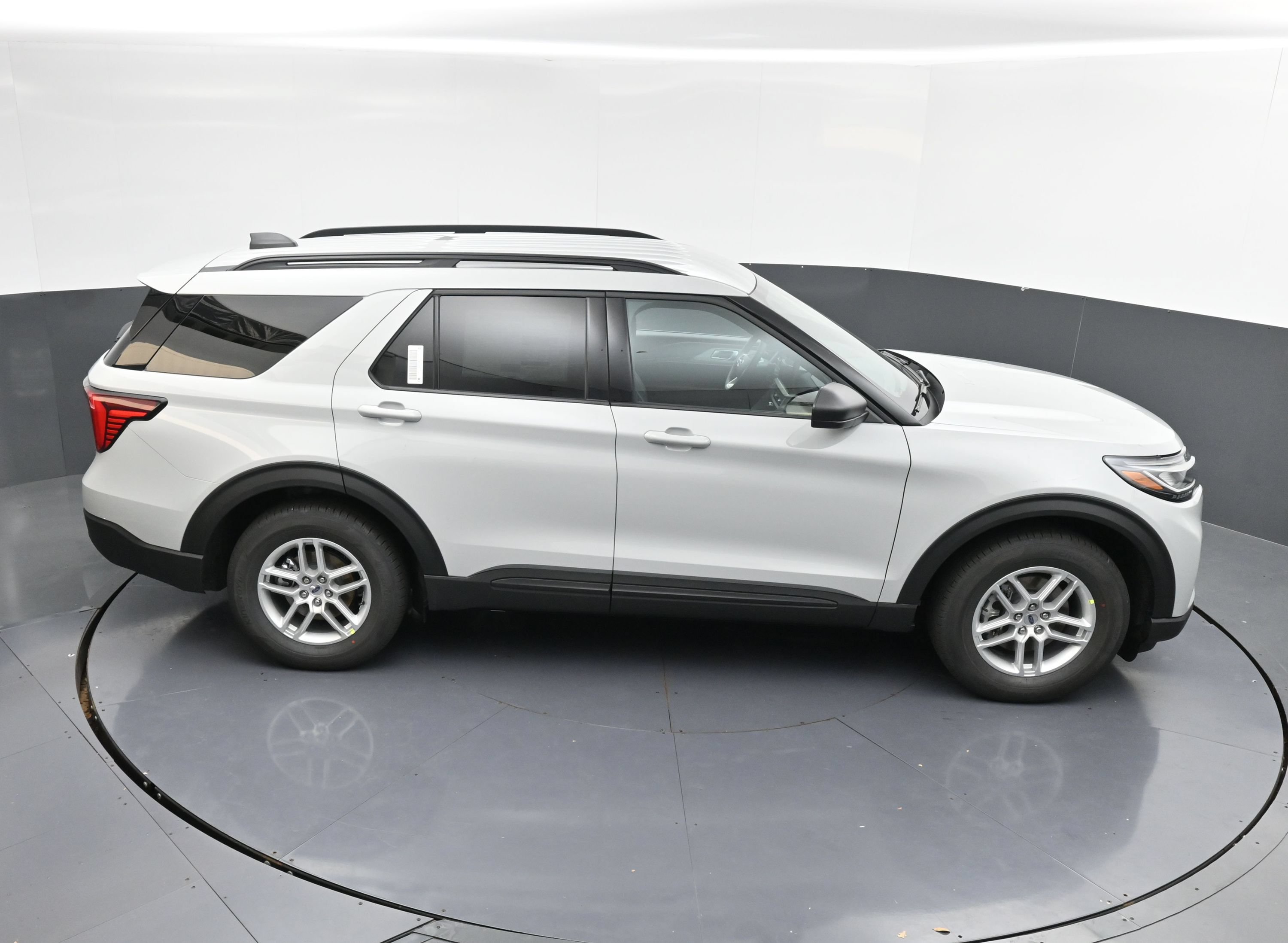 New 2027 Ford Explorer Active RWD image 25