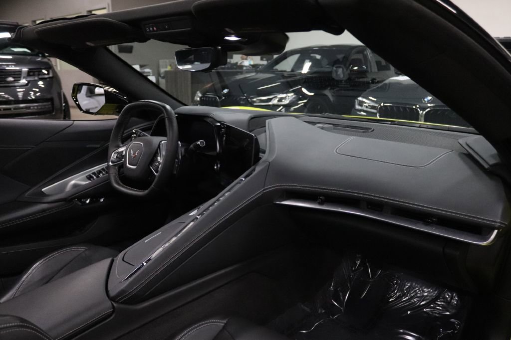 Used 2024 Chevrolet Corvette Stingray Convertible w/ Battery Protection Package image 19