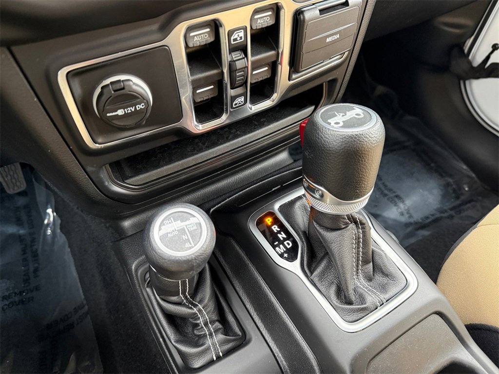 Used 2019 Jeep Wrangler Unlimited Sahara image 26