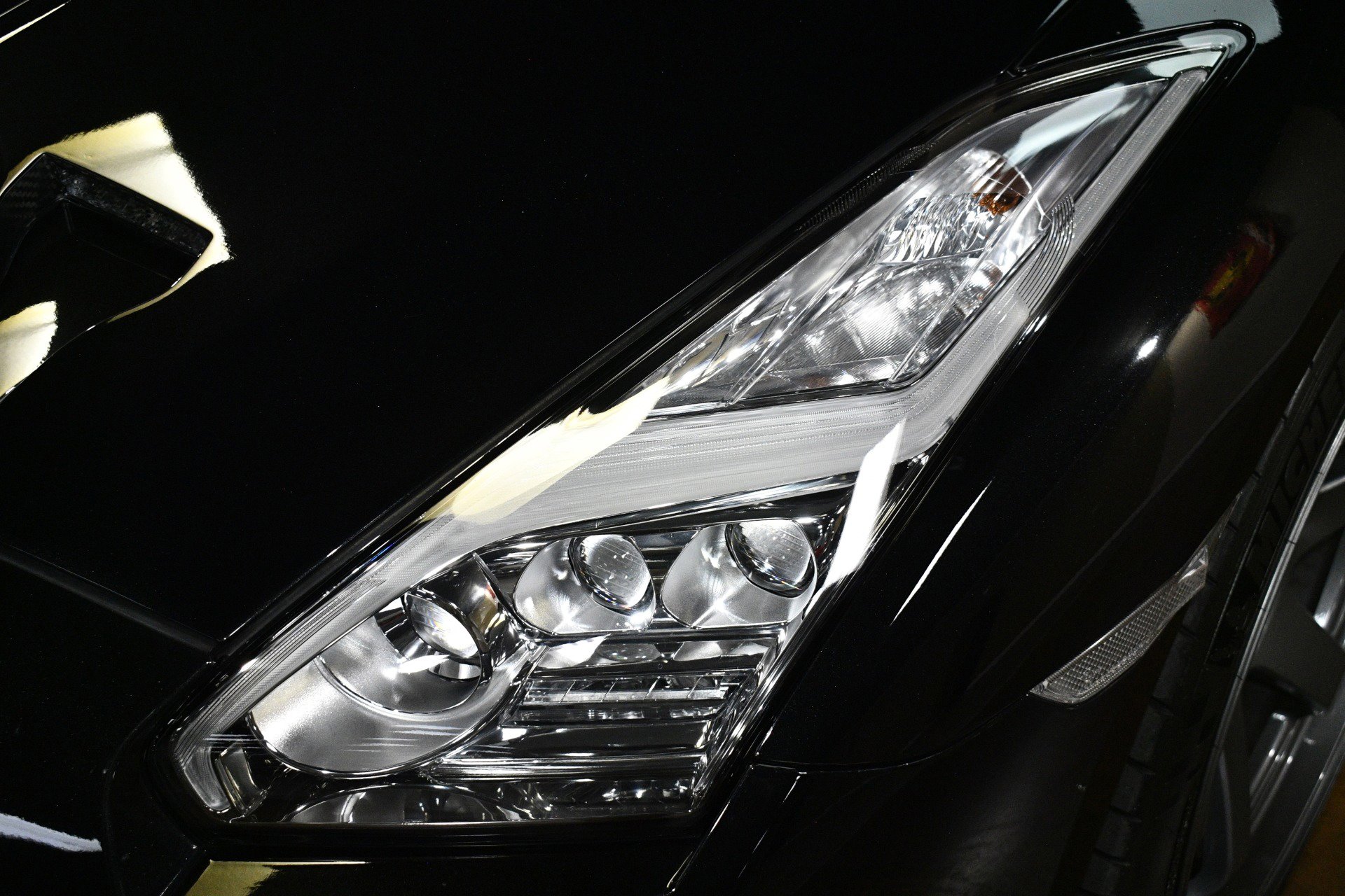 Used 2013 Nissan GT-R Black Edition AWD/4WD image 57