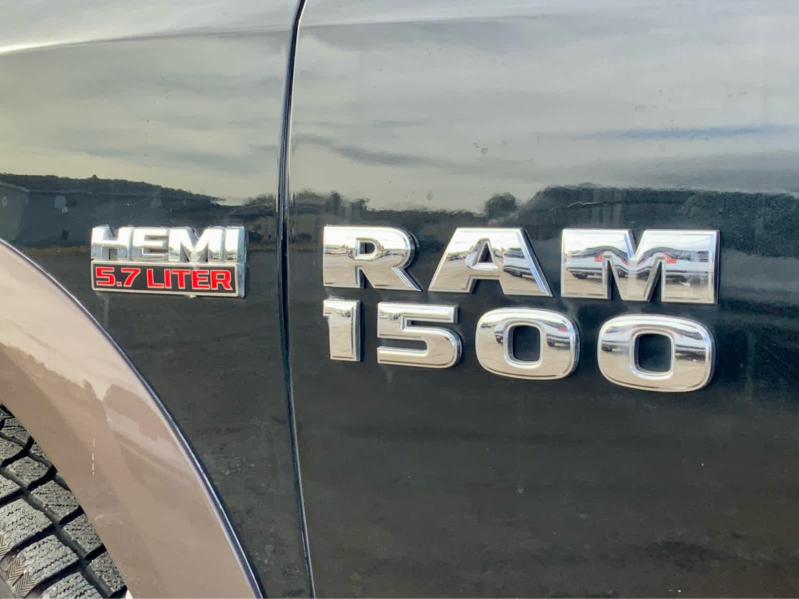 Used 2018 RAM 1500 Laramie image 17