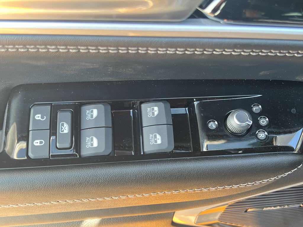 New 2026 Jeep Grand Wagoneer L Limited AWD/4WD image 12