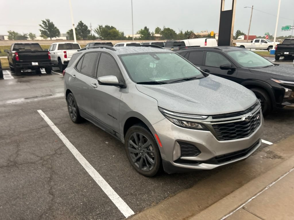 Used 2023 Chevrolet Equinox RS w/ LPO, Floor Liner Package AWD/4WD image 2