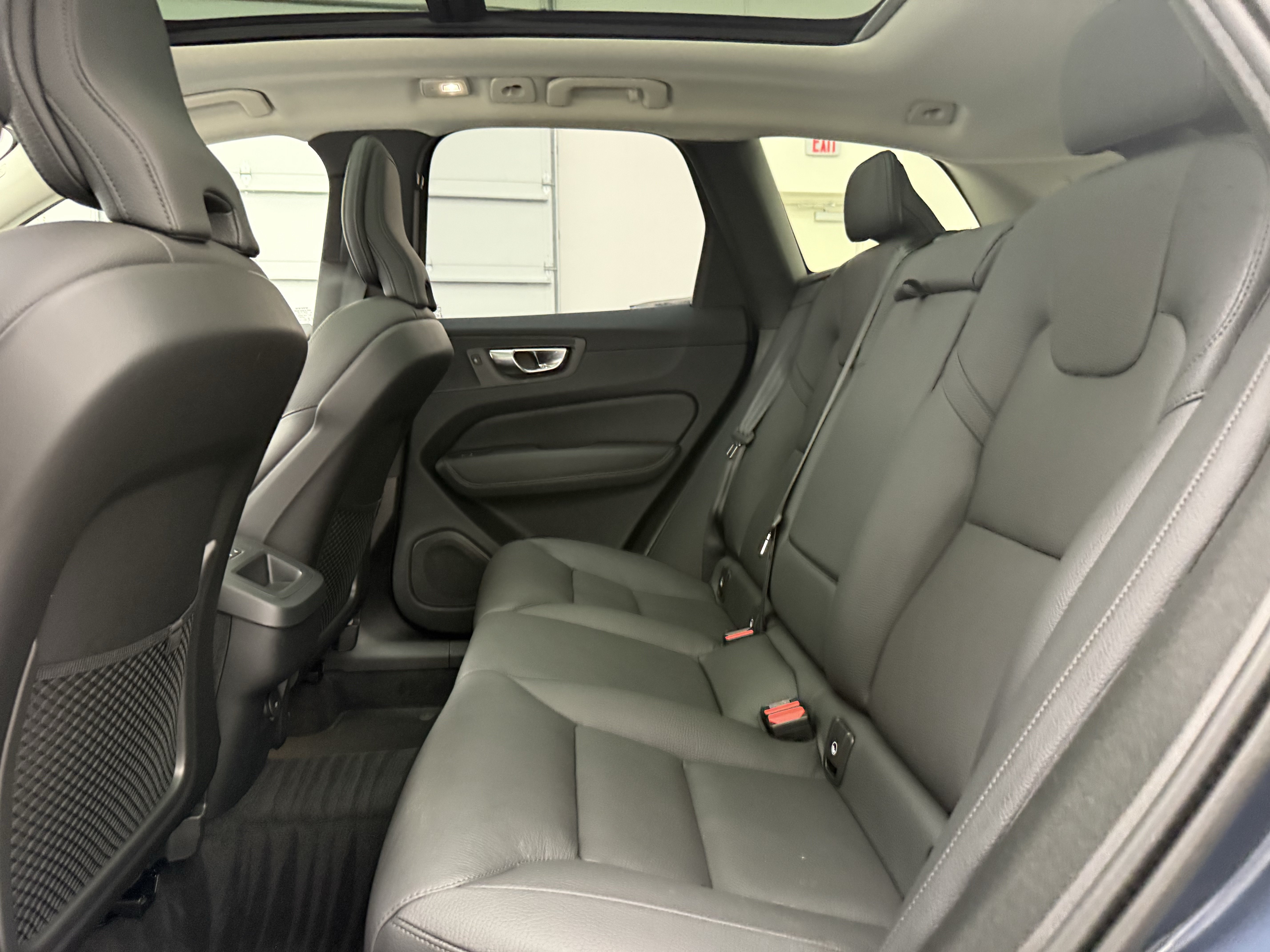 Certified 2025 Volvo XC60 B5 Plus AWD/4WD image 25