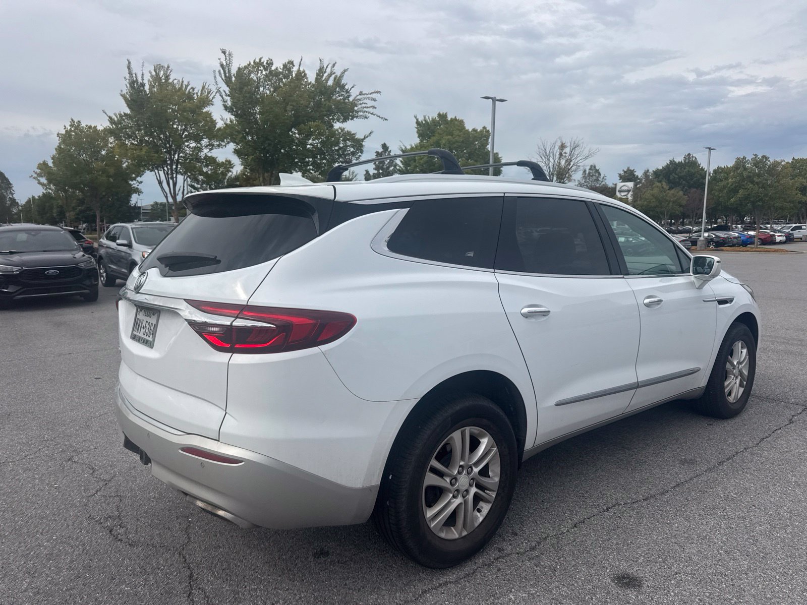 Used 2020 Buick Enclave Essence w/ Sound and Sites Package FWD image 5