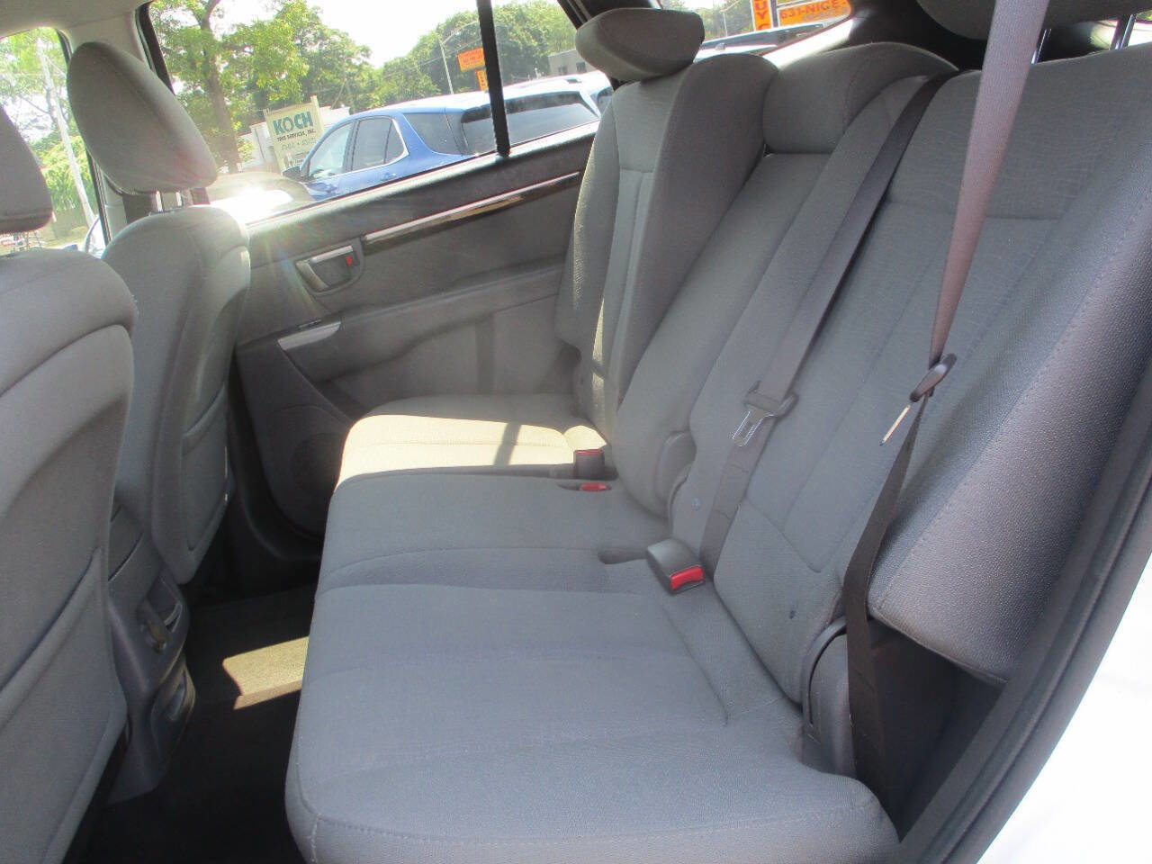 Used 2012 Hyundai Santa Fe GLS image 8