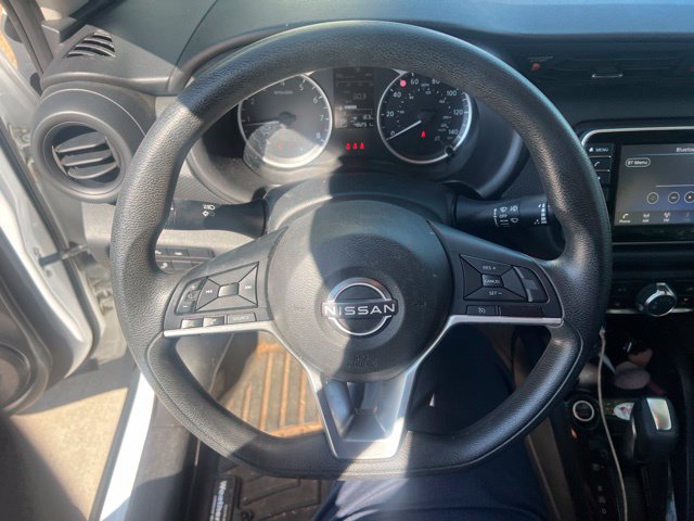 Used 2022 Nissan Kicks S FWD image 5