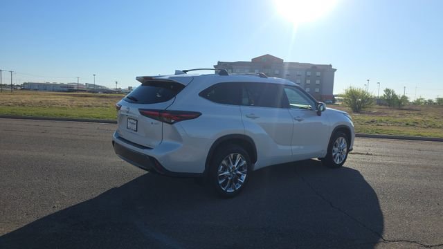 New 2026 Toyota Highlander Limited AWD/4WD image 6