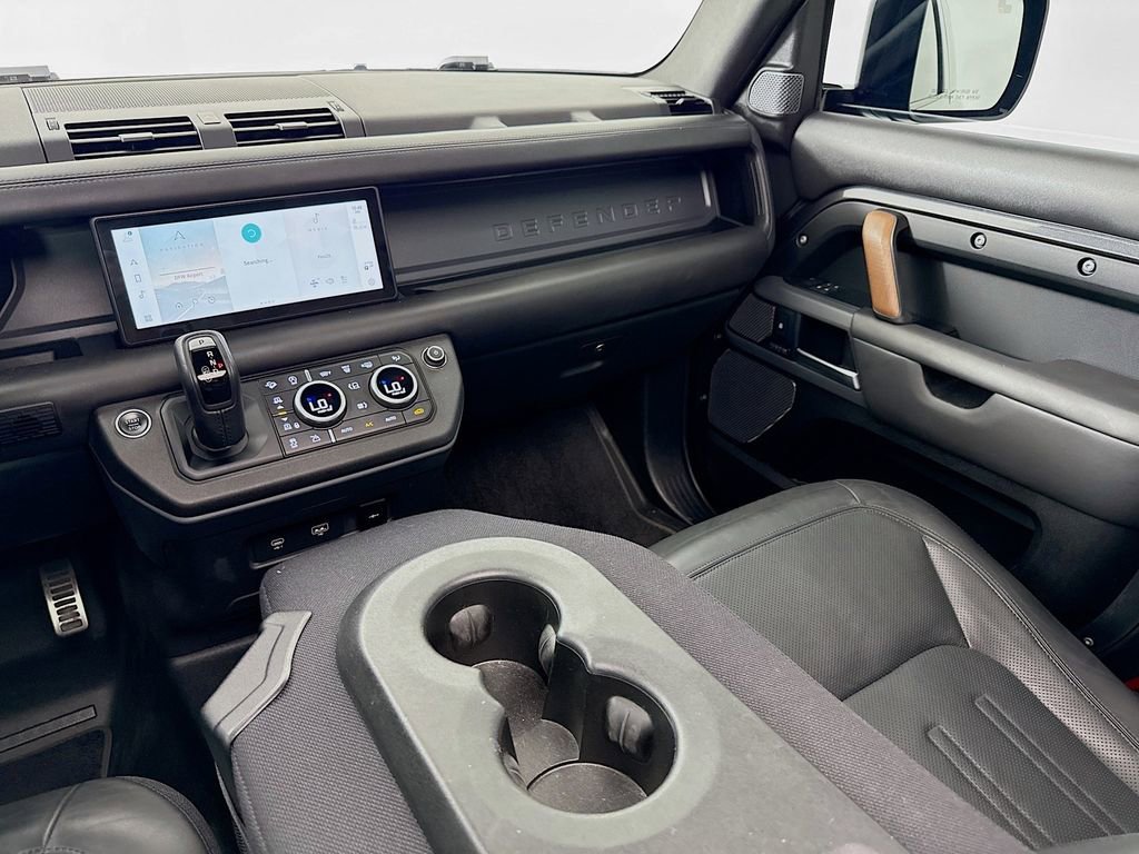 Used 2021 Land Rover Defender 90 X image 24