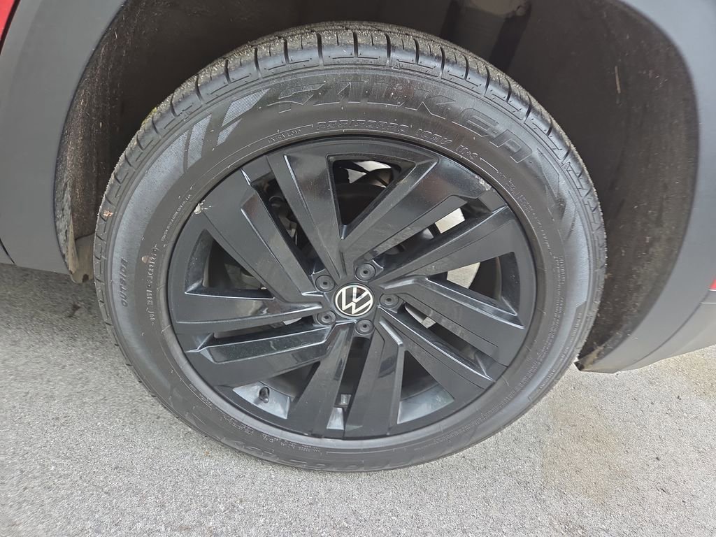 Used 2021 Volkswagen Atlas Cross Sport SE FWD image 6