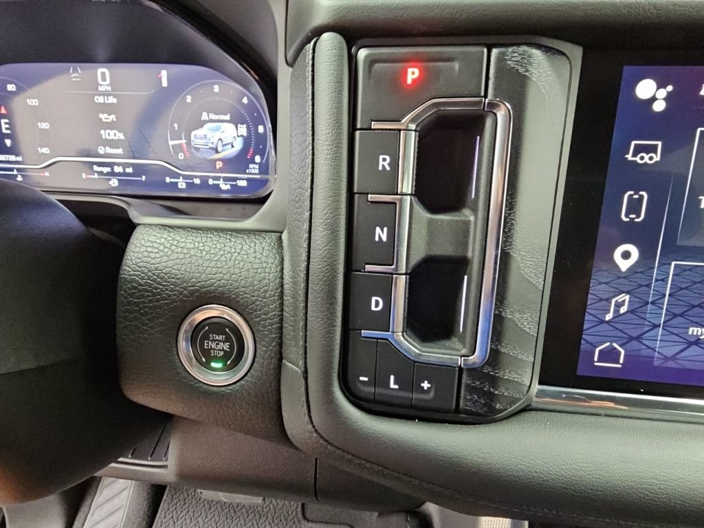 Used 2023 GMC Yukon XL Denali AWD/4WD image 25