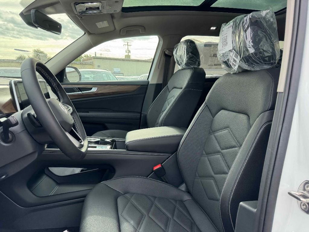 New 2026 Volkswagen Atlas SE image 11