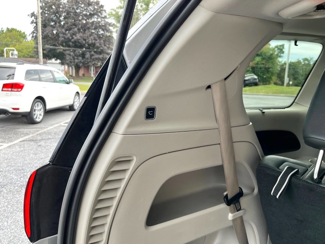 Used 2017 Chrysler Pacifica Touring-L Plus w/ Advanced Safetytec Group image 17