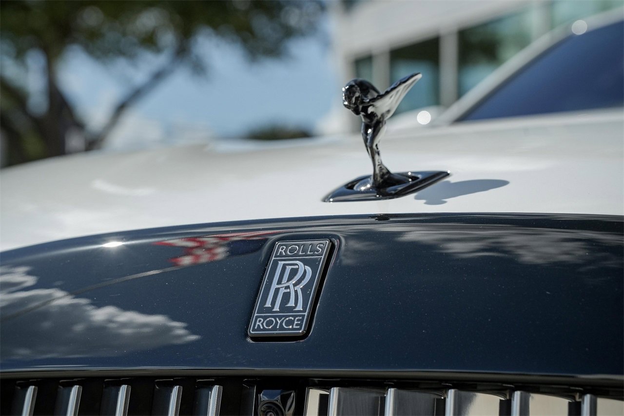 New 2025 Rolls-Royce Spectre Black Badge image 5