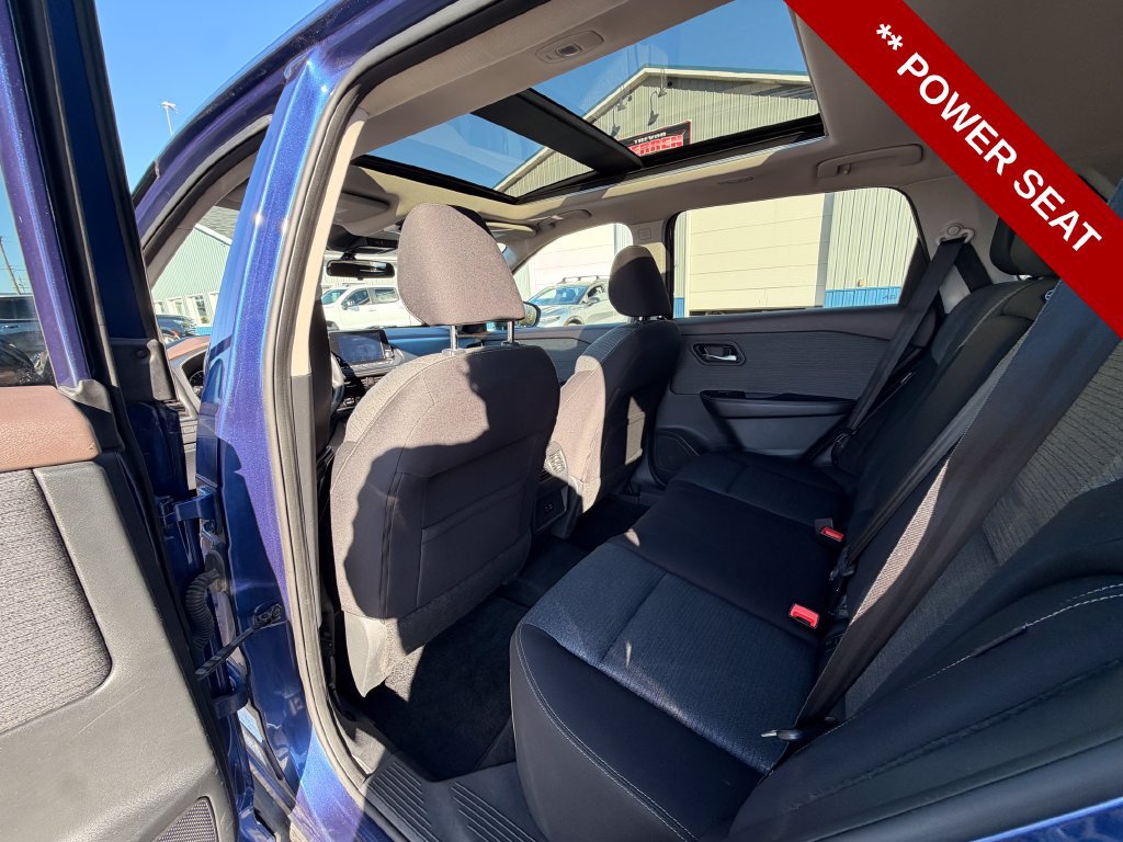 Used 2021 Nissan Rogue SV FWD image 14
