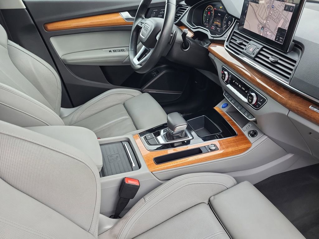 Used 2021 Audi Q5 e Premium Plus w/ Premium Plus Package image 18