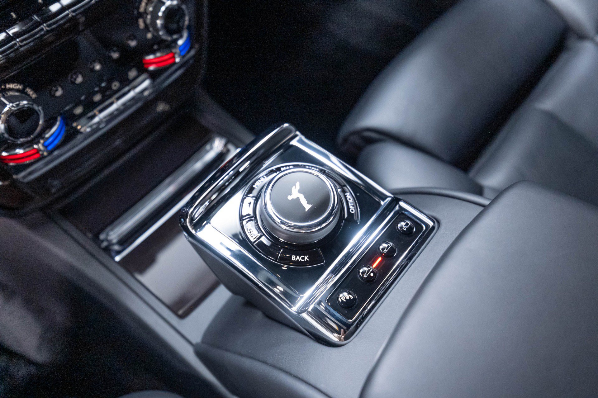 Used 2024 Rolls-Royce Phantom Sedan w/ The Phantom Package RWD image 38
