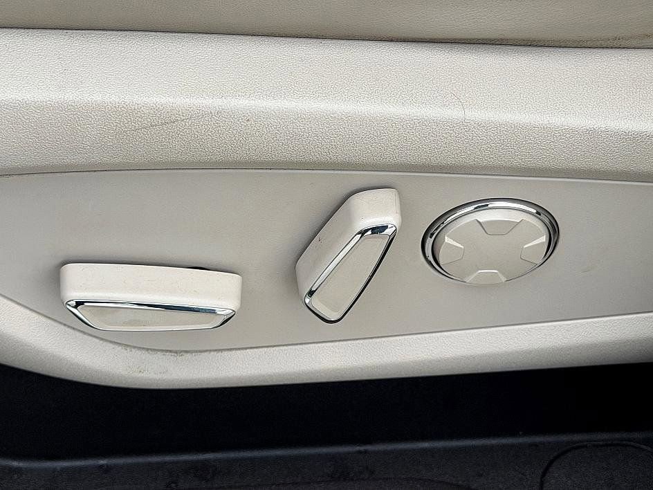 Used 2019 Lincoln MKC Select w/ Select Plus Package image 24