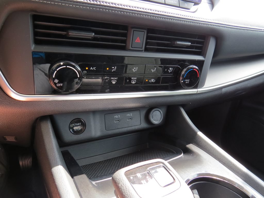 Used 2024 Nissan Rogue S FWD image 22
