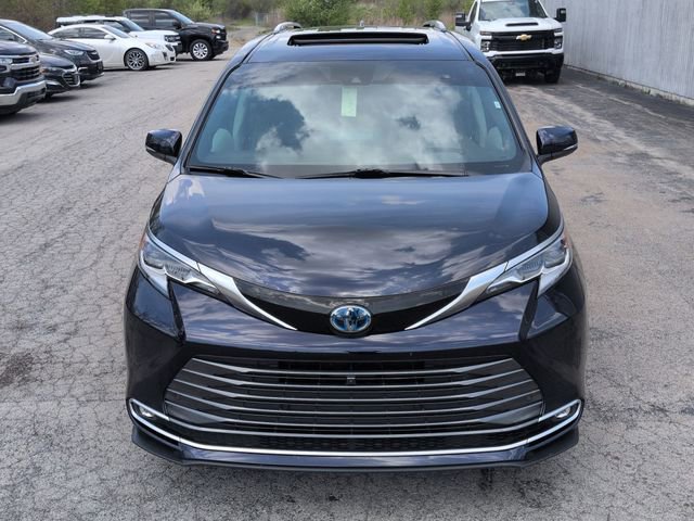 Used 2022 Toyota Sienna Platinum AWD/4WD image 27