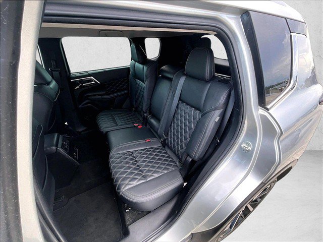 Used 2023 Mitsubishi Outlander SEL FWD image 29