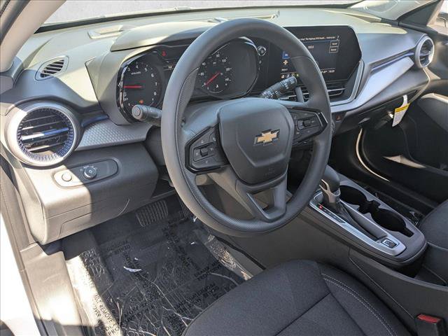 New 2026 Chevrolet Trax LS w/ LS Convenience Package FWD image 3