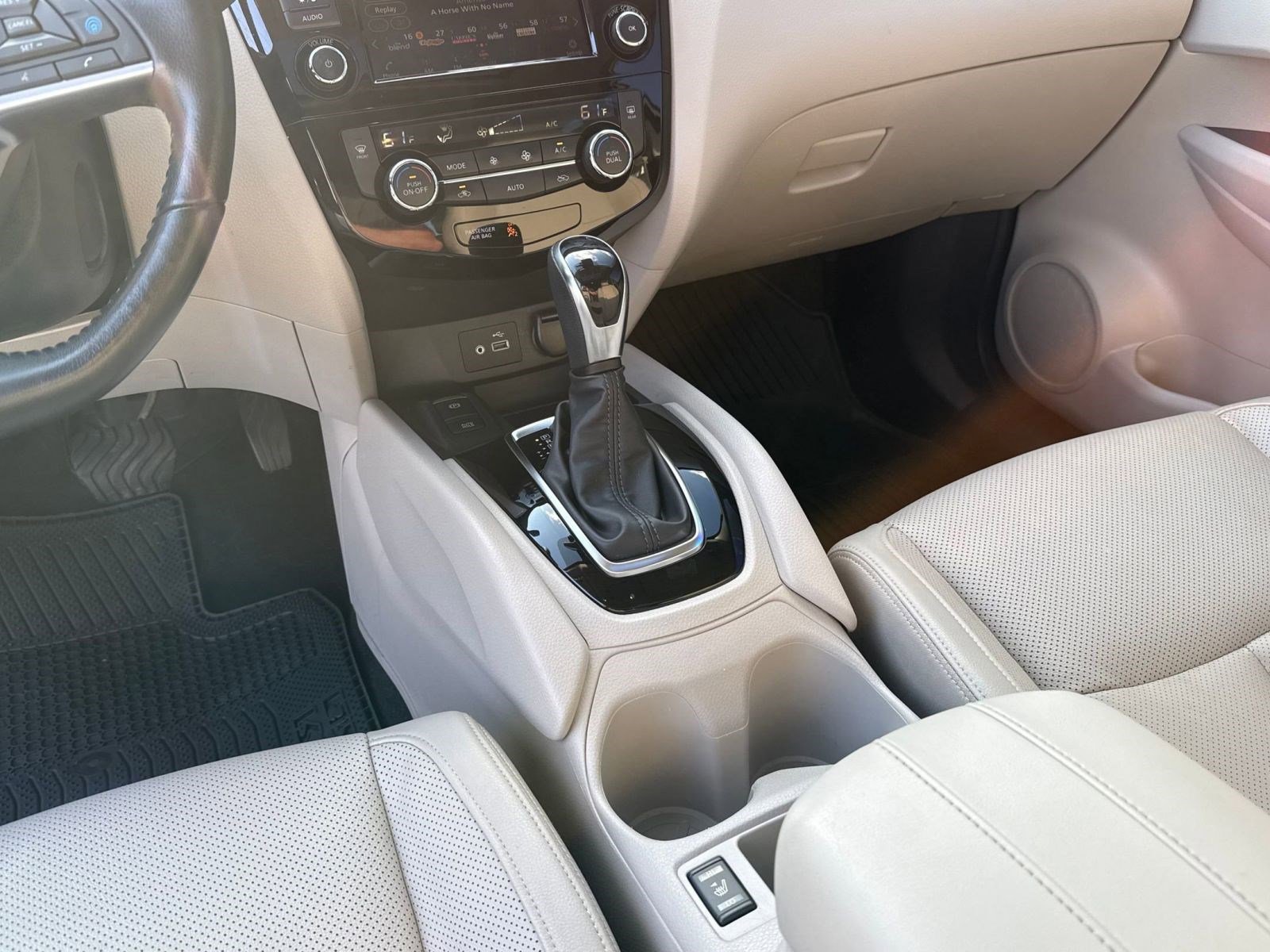 Used 2021 Nissan Rogue Sport SL w/ Premium Package image 16