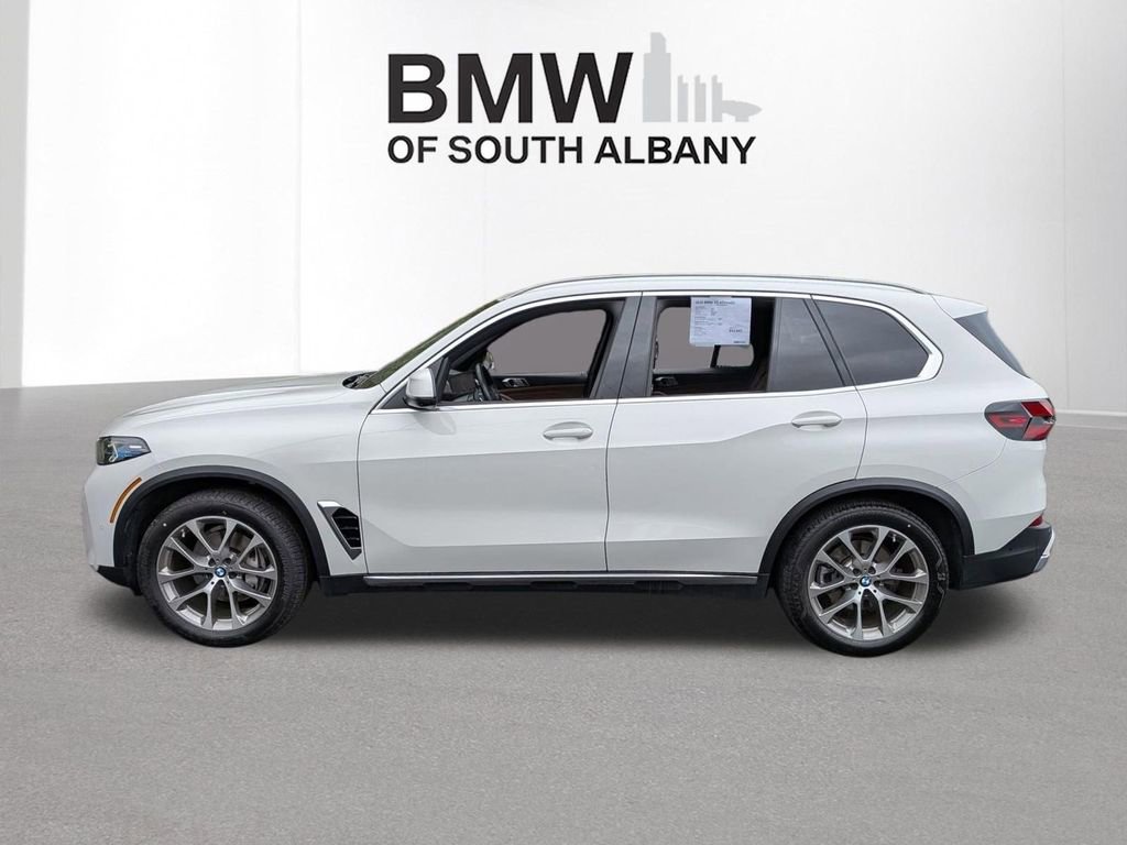 Certified 2024 BMW X5 xDrive40i w/ Premium Package AWD/4WD image 4