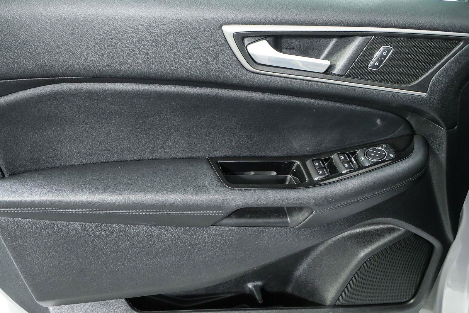 Used 2015 Ford Edge SEL w/ Equipment Group 201A FWD image 6