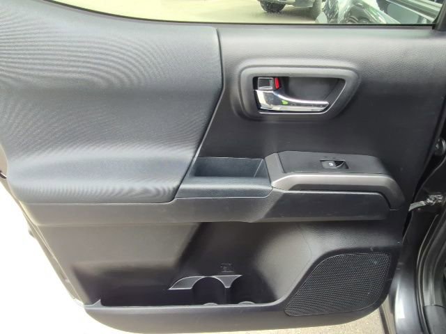 Used 2019 Toyota Tacoma TRD Off-Road image 14