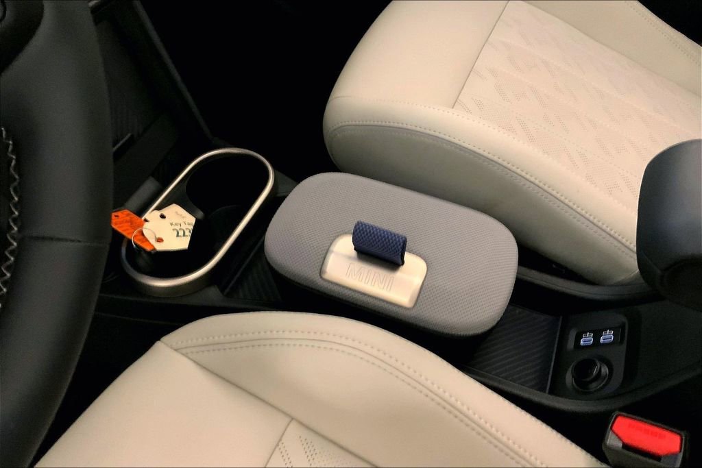 Certified 2025 MINI Cooper S image 22