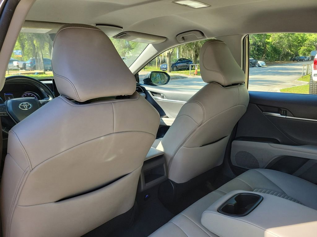 Used 2023 Toyota Camry SE w/ Convenience Package FWD image 9