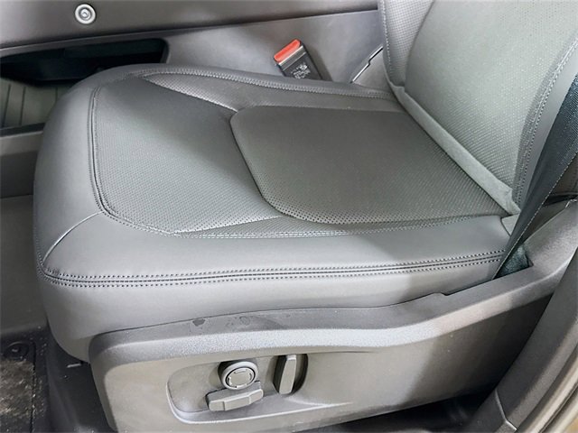 New 2026 Land Rover Defender 110 X-Dynamic SE image 22