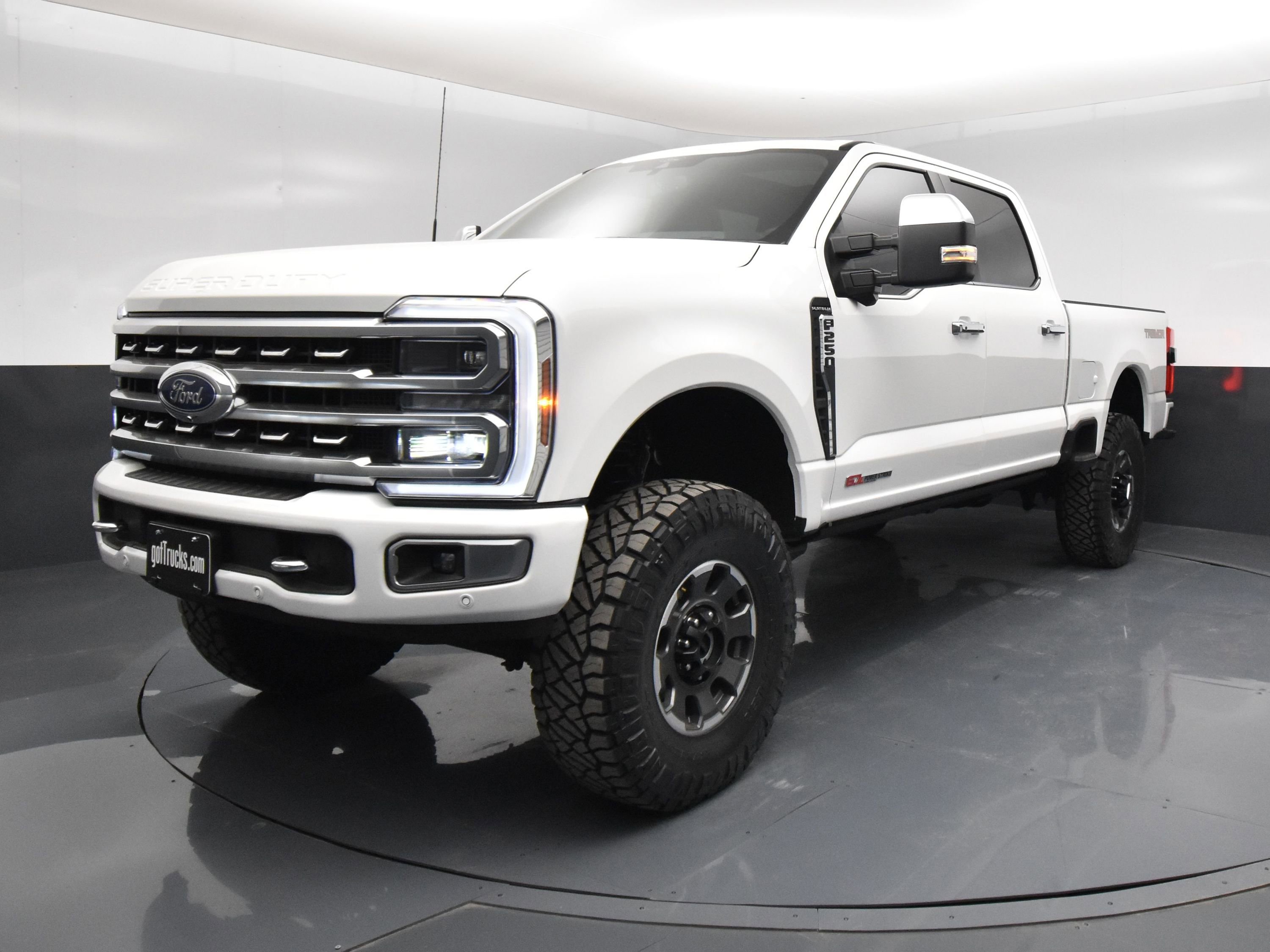 Used 2024 Ford F250 Platinum w/ Tremor Off-Road Package image 2