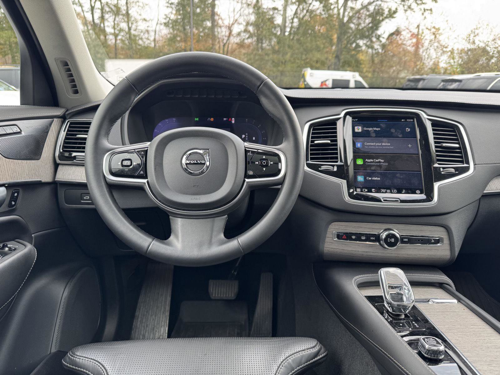 Used 2024 Volvo XC90 B6 Ultimate w/ Protection Package image 19