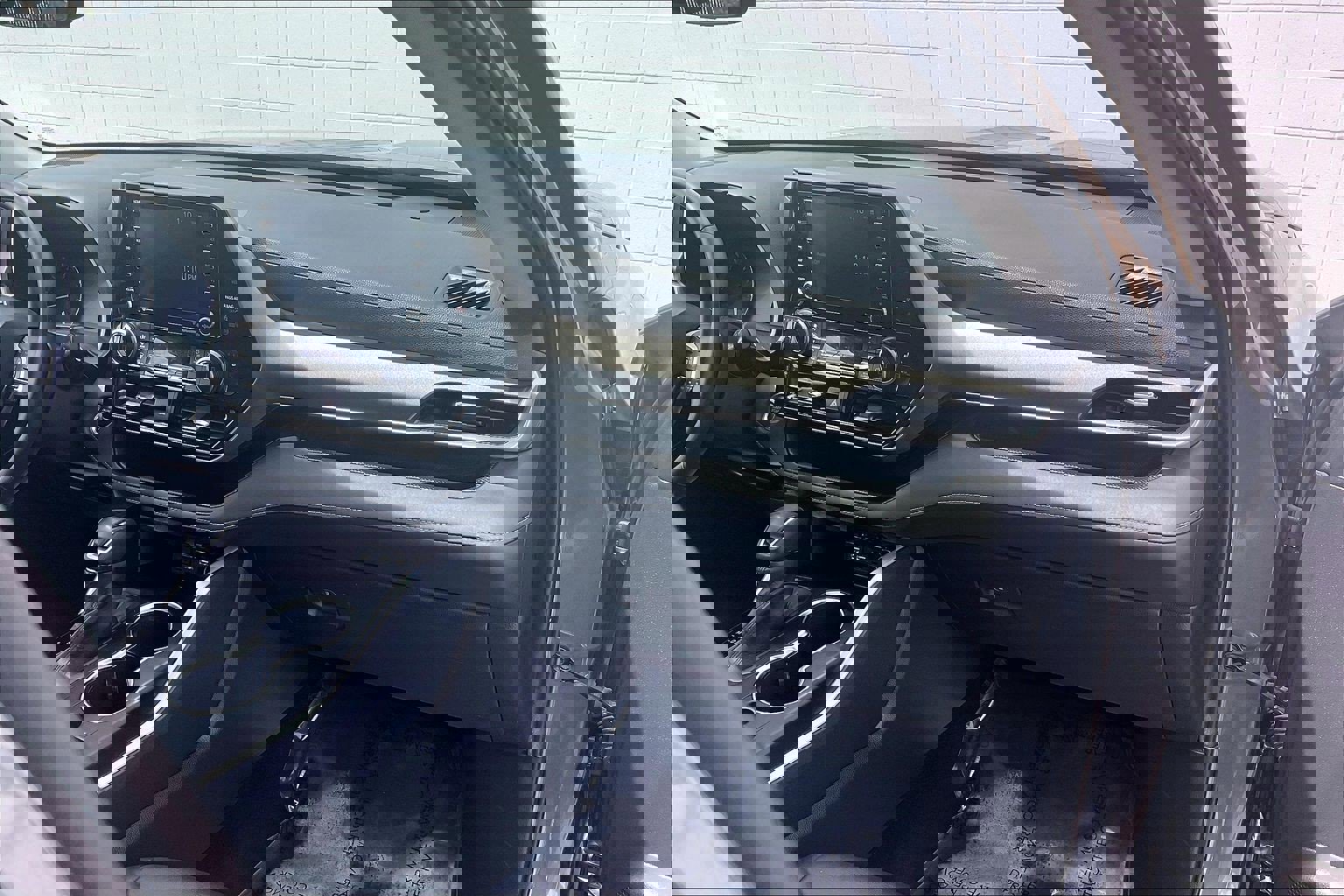 Used 2020 Toyota Highlander XLE FWD image 21