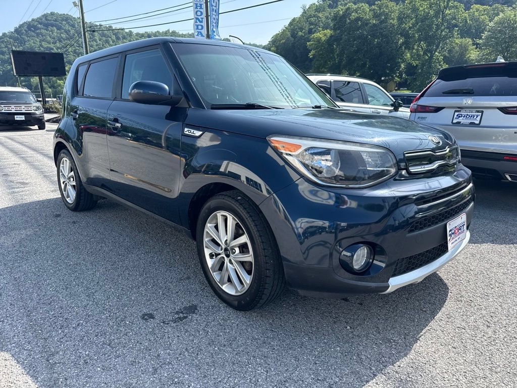 Used 2018 Kia Soul + FWD image 3