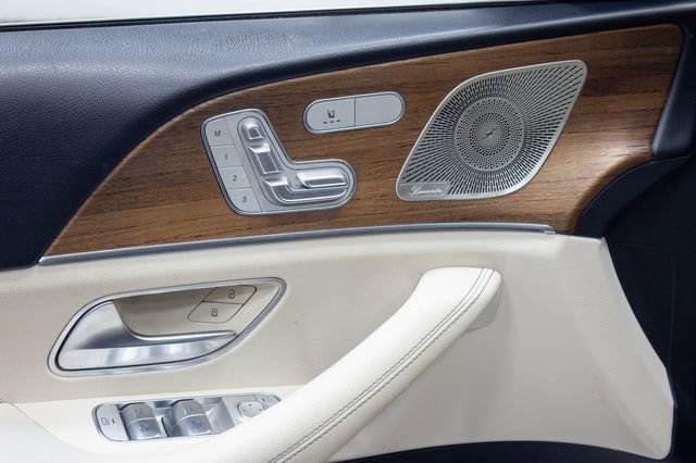 Used 2022 Mercedes-Benz GLE 350 4MATIC w/ Premium Package image 11