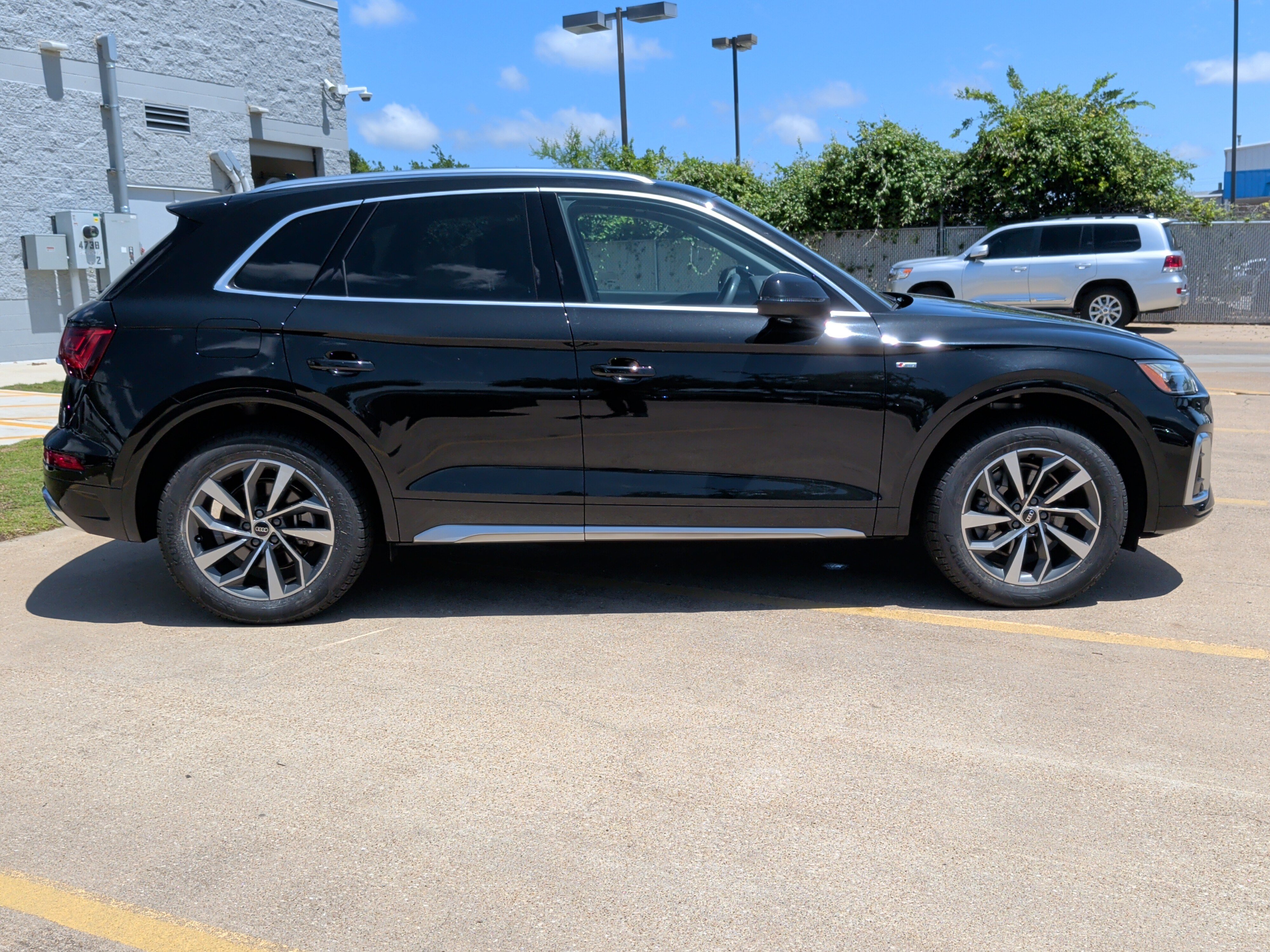 Certified 2023 Audi Q5 2.0T Premium w/ Convenience Package AWD/4WD image 11