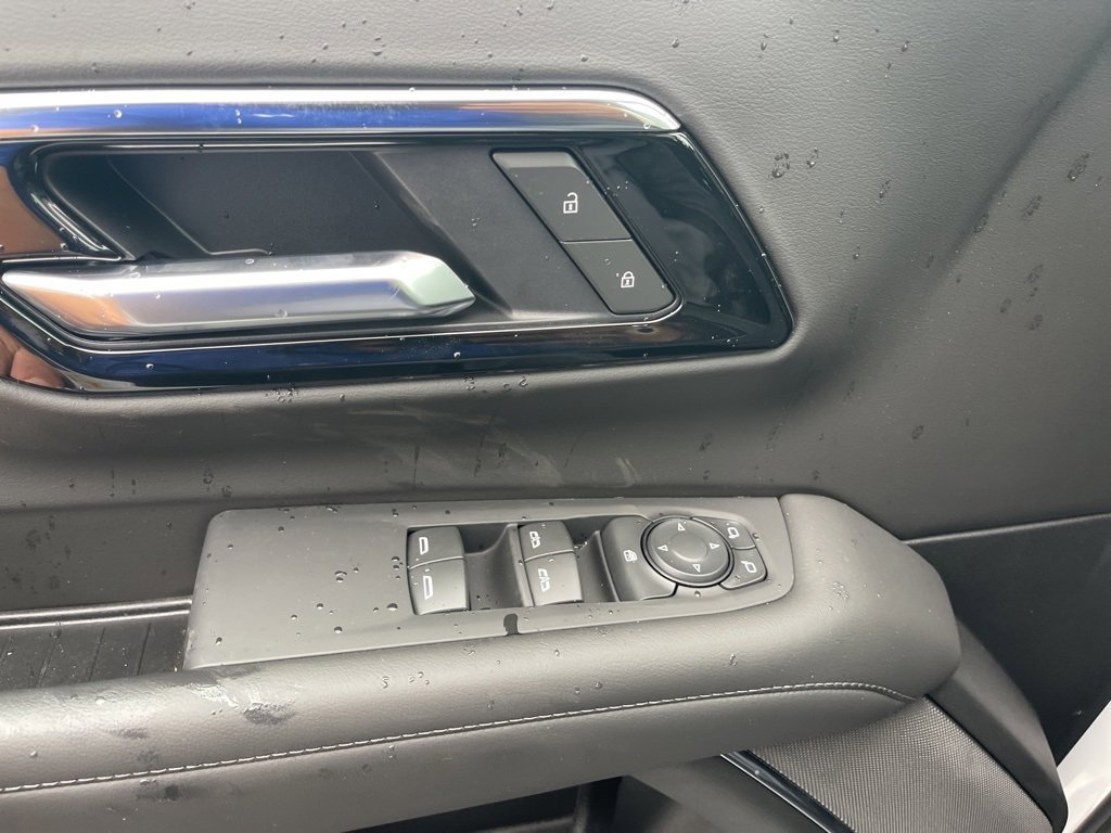 New 2025 Chevrolet Suburban LS image 32