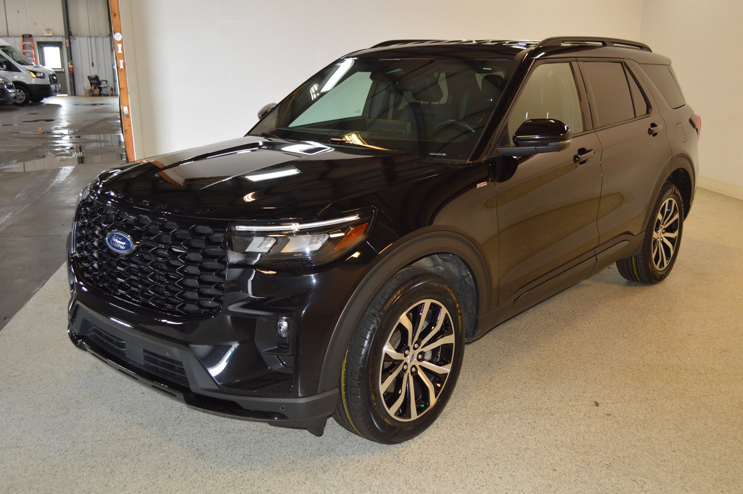 Used 2025 Ford Explorer ST-Line AWD/4WD image 7