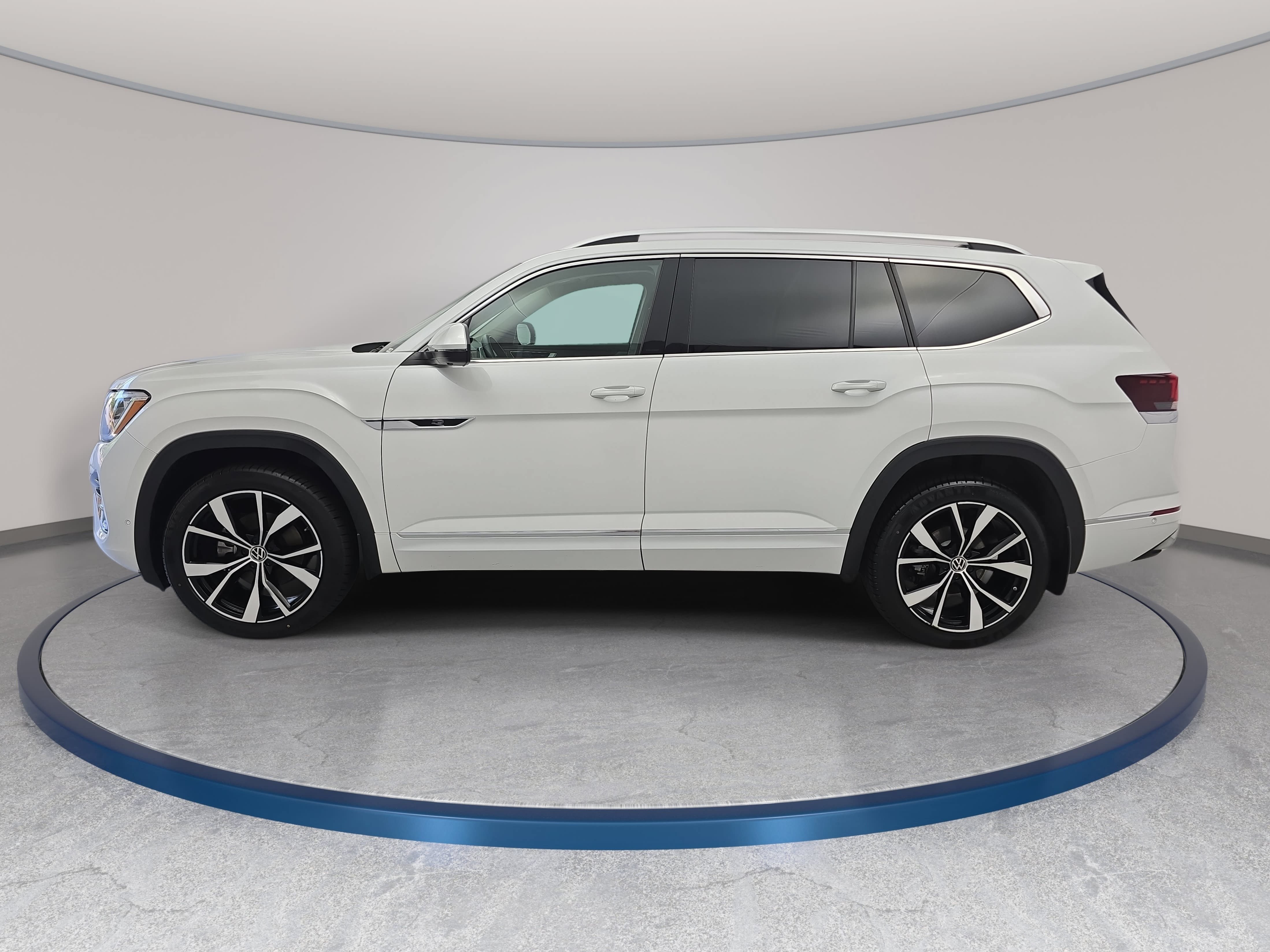 Certified 2024 Volkswagen Atlas SEL Premium R-Line AWD/4WD image 8