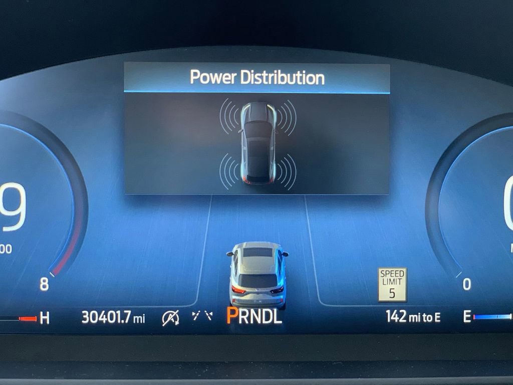 Used 2023 Ford Escape Platinum image 9