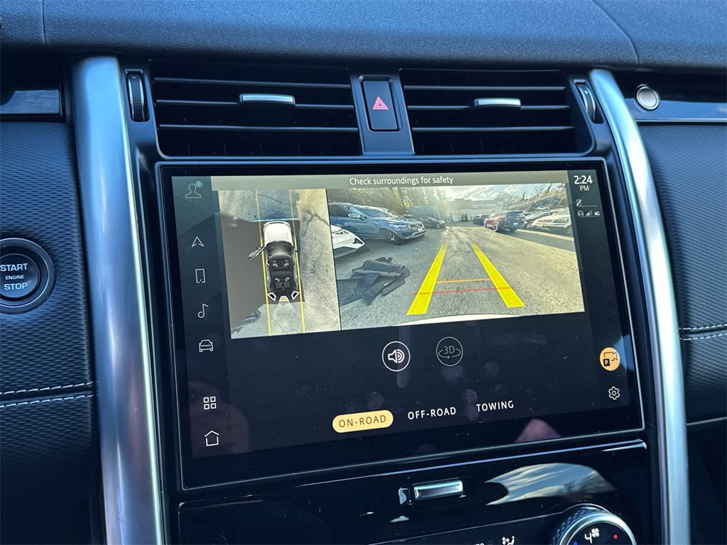 Used 2023 Land Rover Discovery Metropolitan Edition image 25