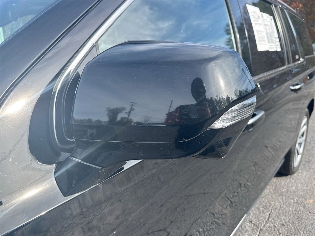 Used 2022 Cadillac Escalade ESV Premium Luxury Platinum image 11