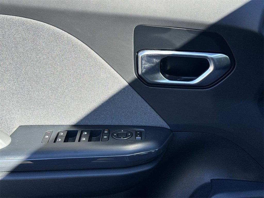 Certified 2025 Kia K4 EX image 33