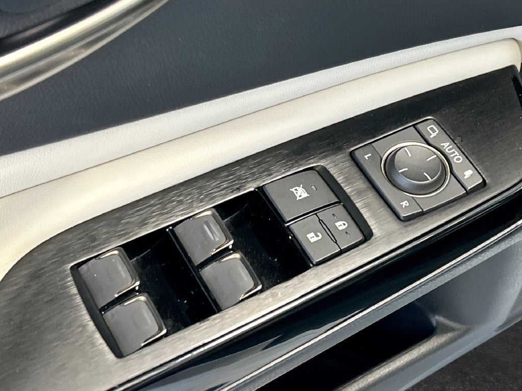 Used 2024 Lexus ES 300h w/ Premium Package FWD image 16